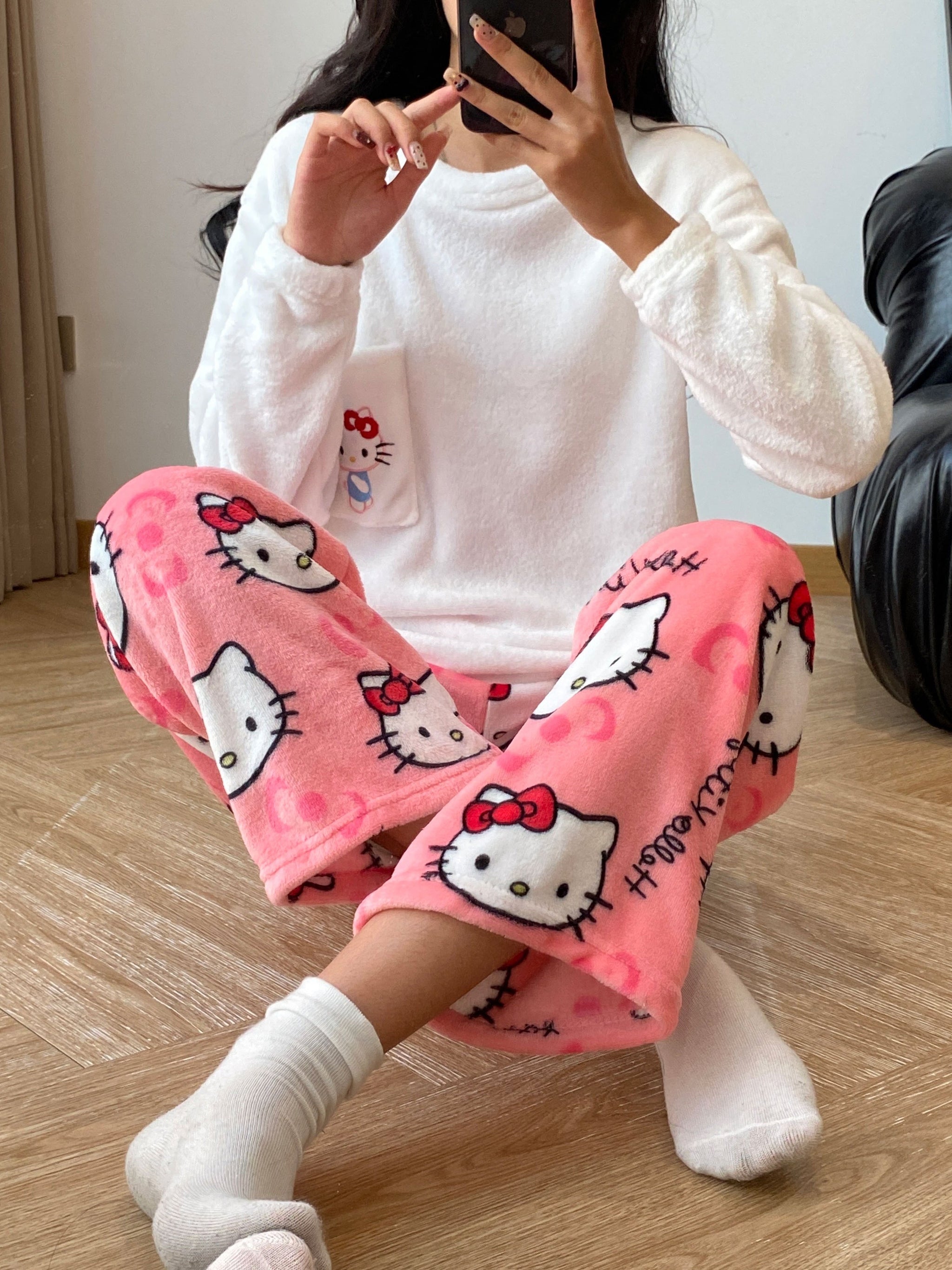 Hello Kitty Plush Pajama Pants – Cozy Cartoon Lounge Bottoms for Women&Men