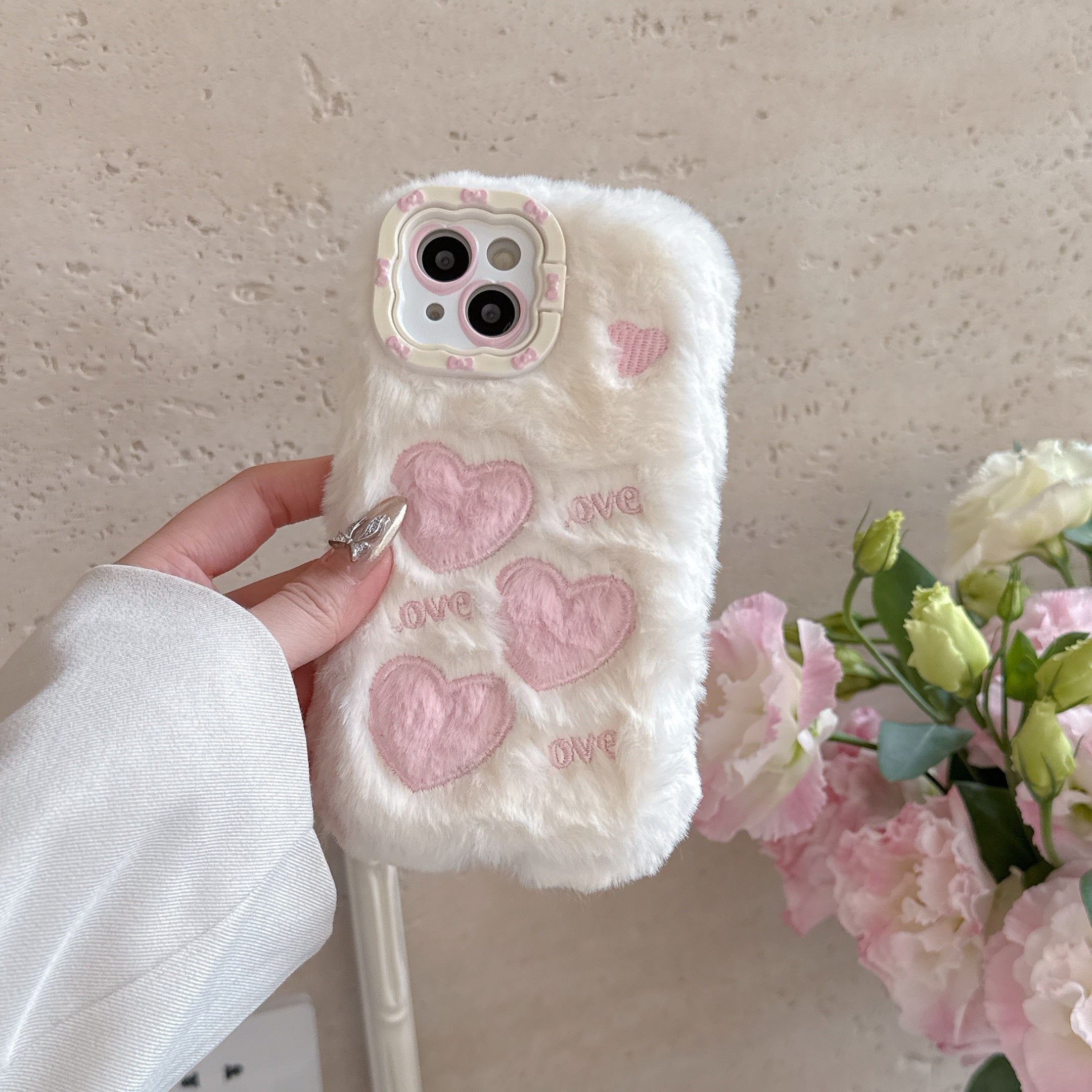 Soft Plush Heart Pattern Phone Case – Cute Fuzzy Love Design for iPhone