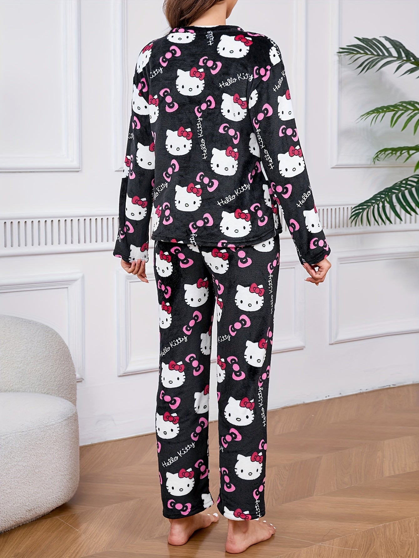 Hello Kitty Loungewear Set – Cozy Cartoon Pajamas for Women