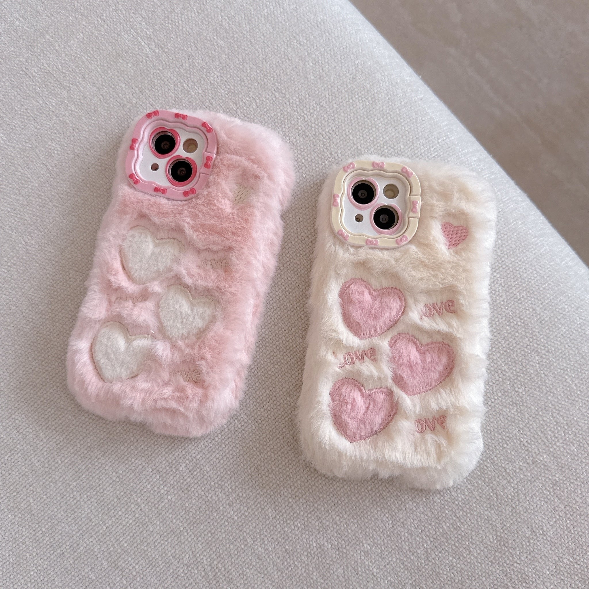 Soft Plush Heart Pattern Phone Case – Cute Fuzzy Love Design for iPhone