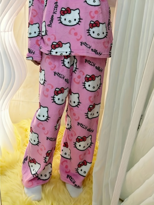 Hello Kitty Loungewear Set – Cozy Cartoon Pajamas for Women