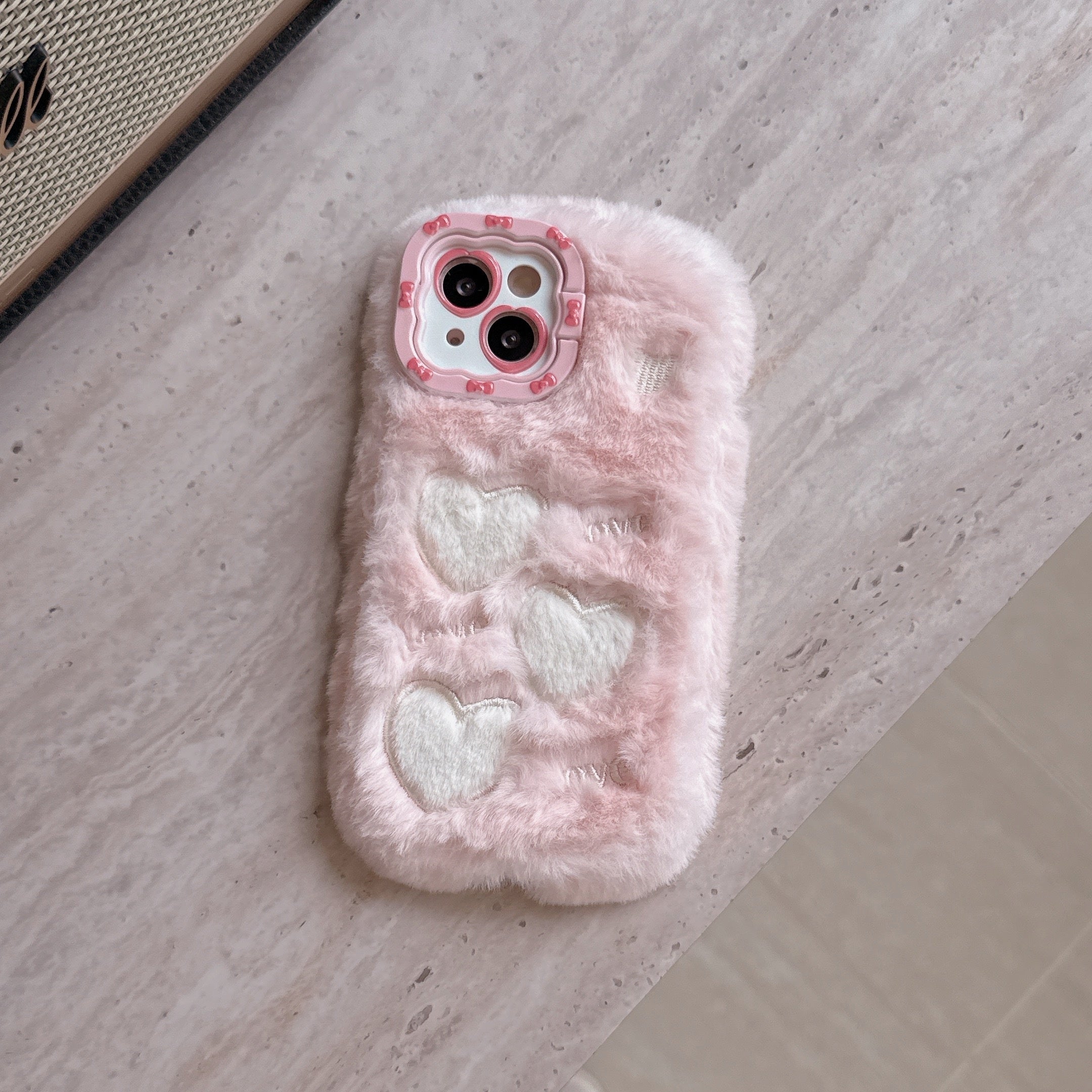 Soft Plush Heart Pattern Phone Case – Cute Fuzzy Love Design for iPhone