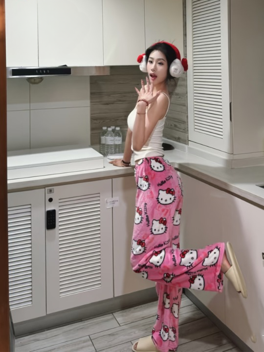 Hello Kitty Plush Pajama Pants – Cozy Cartoon Lounge Bottoms for Women&Men