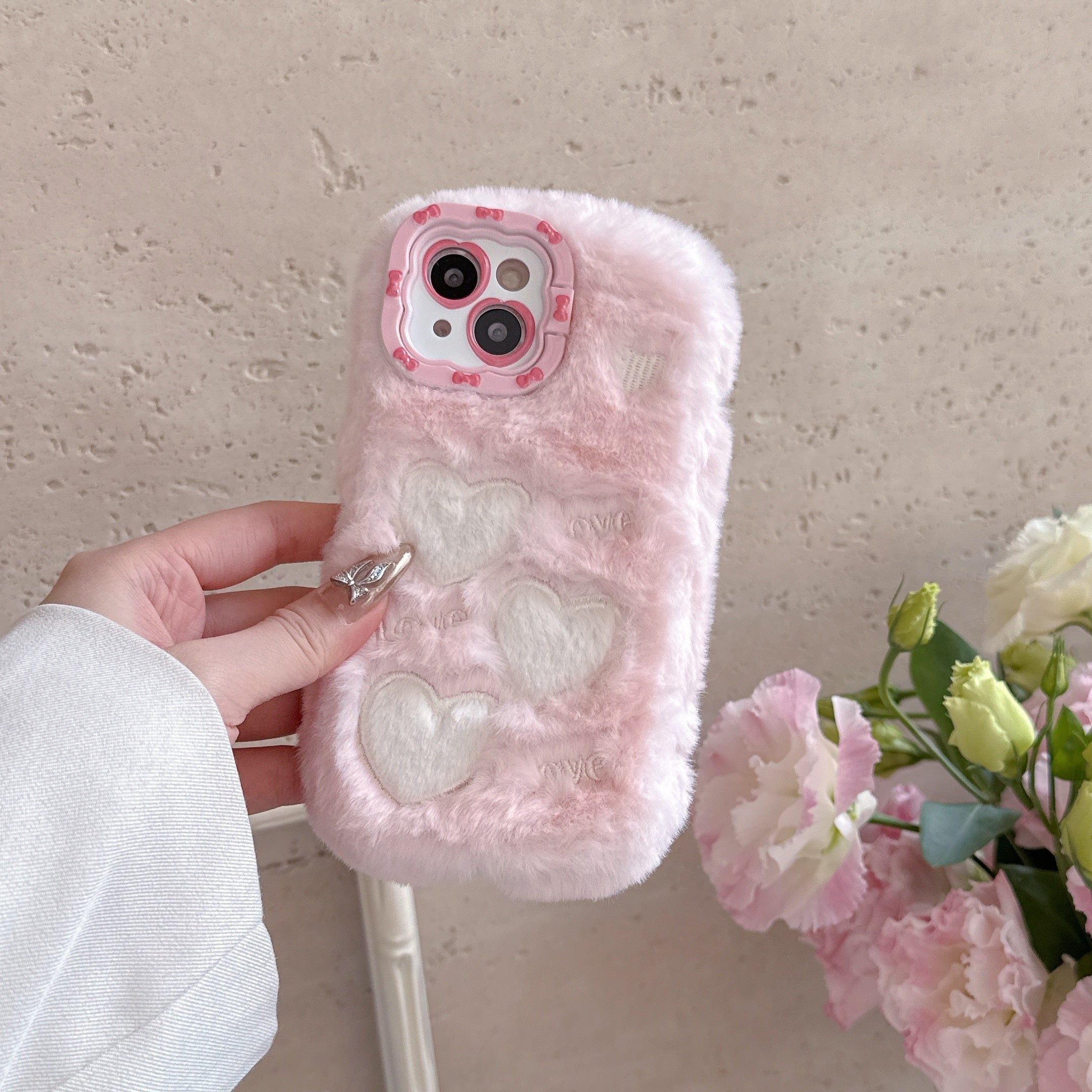 Soft Plush Heart Pattern Phone Case – Cute Fuzzy Love Design for iPhone
